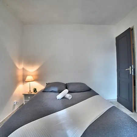 Montcalm By Interhome